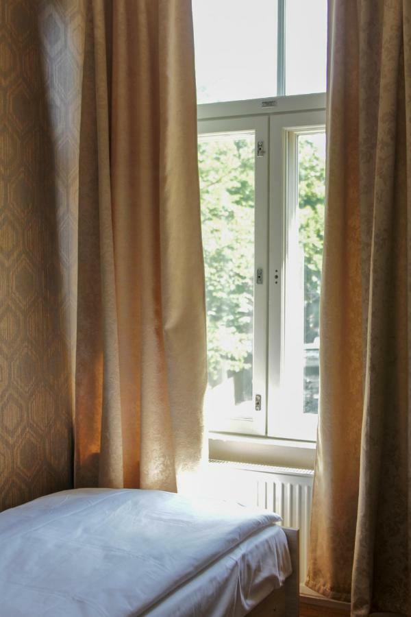 Villa Kadriorg Hostel Tallin Exterior foto
